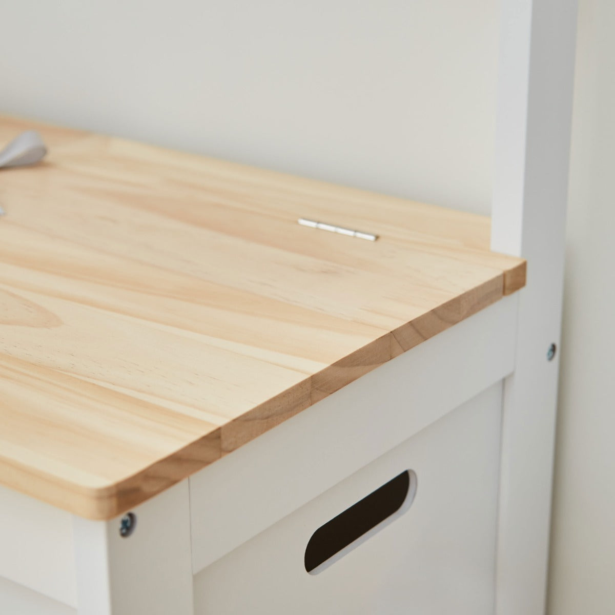 3 safety checks for personalised toy boxes: lids, finishes, and small parts