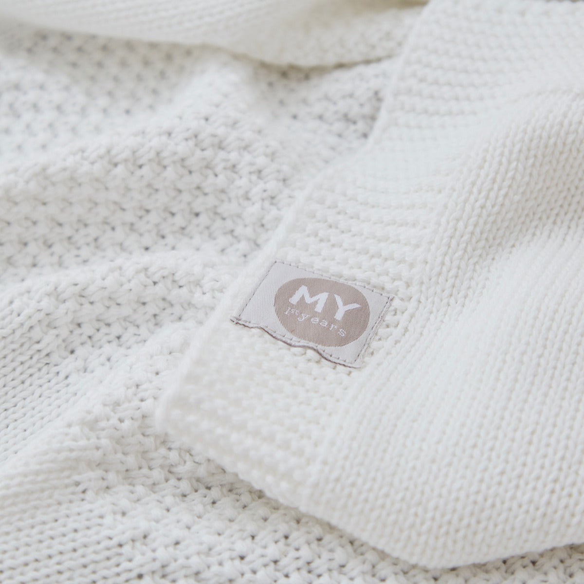 Personalized White London Design Baby Shawl