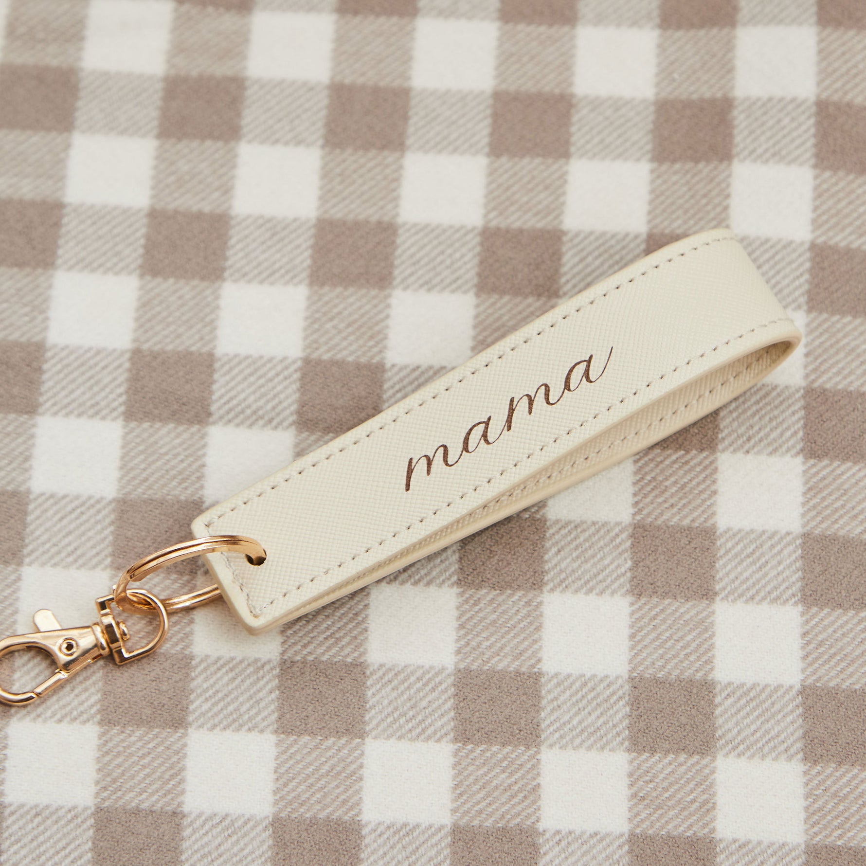 Personalised Mama Neutral Oyster Keyring