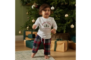 5 (FREE!) Christmas Traditions with Baby / 5 Free & Easy Christmas Traditions with Baby